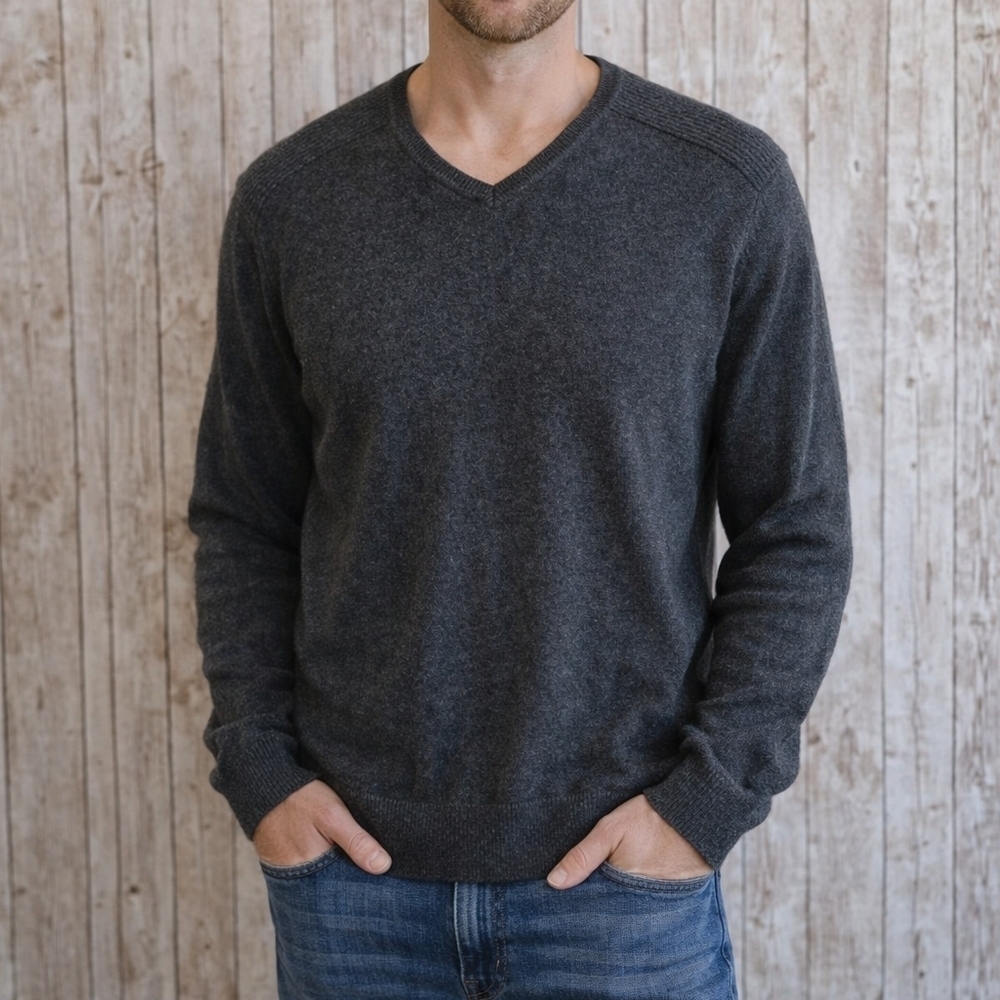 Men's Marc Anthony V-Neck Sweater M Gray